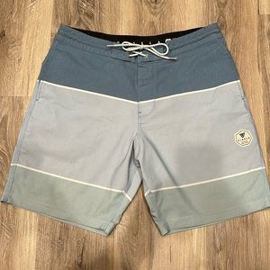 Vissla, Men’s Hybrid Shorts, 8 in Inseam, Size 33